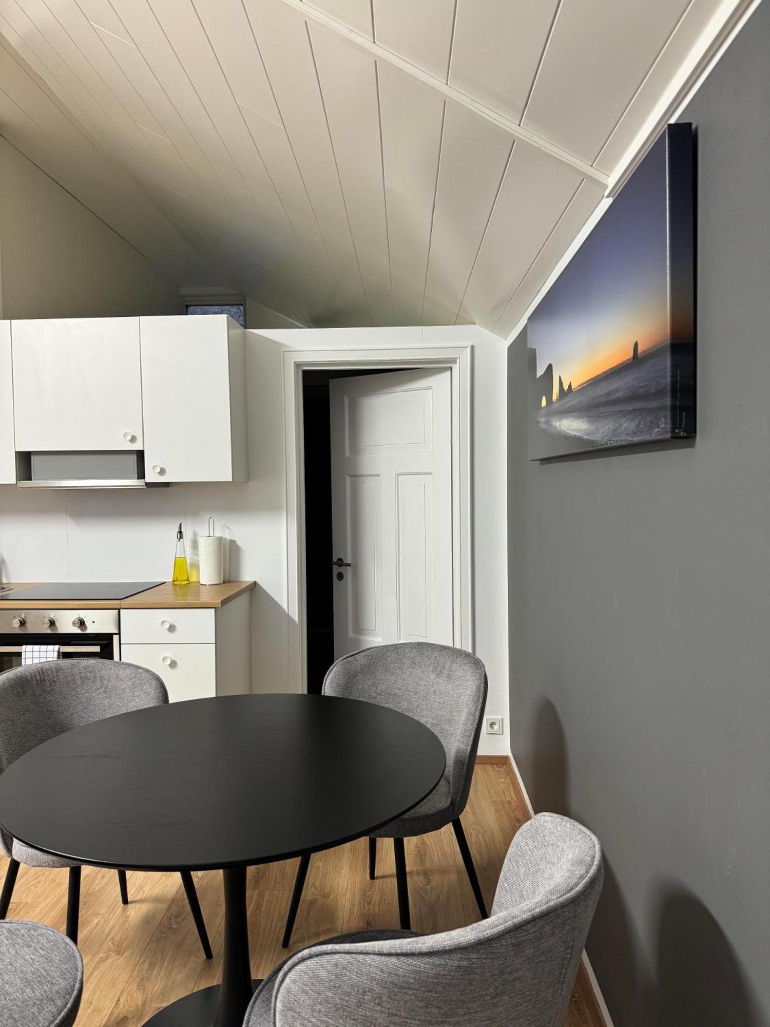 The Vik Inn By Ourhotels Bagian luar foto